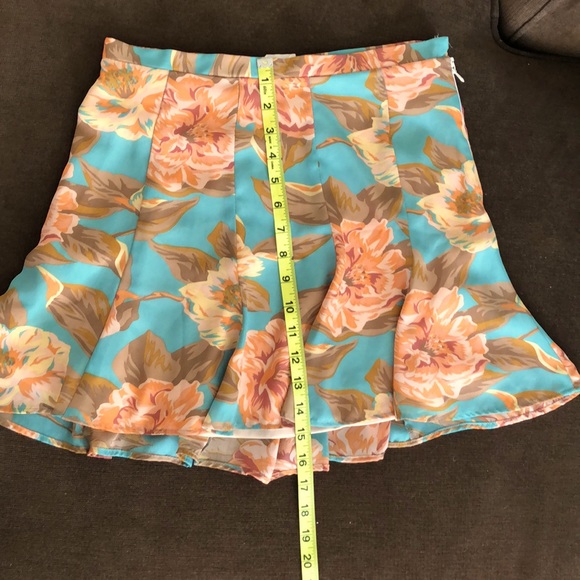 Show Me Your Mumu Skater Mini Skirt Sz M - Picture 5 of 5
